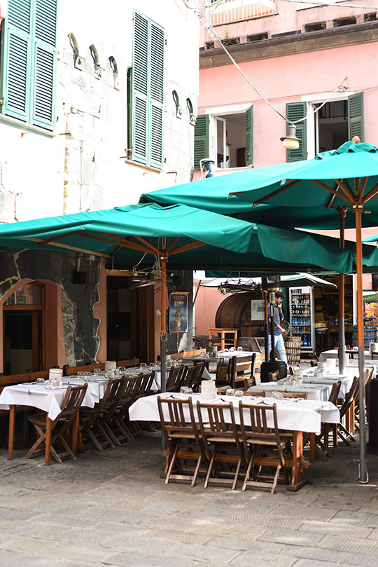 monterosso-old-town-cinque-terre-day-trip-travel-guide-thankfifi-scottish-travel-blog-3